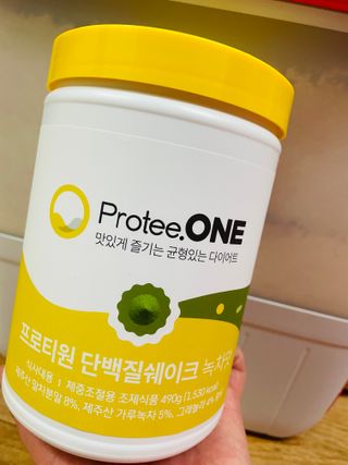 프로티원 단백질쉐이크 녹차맛 2주분 1통+보틀 — 5점을 준 리뷰어가 2021년 5월 올린 사용 사진