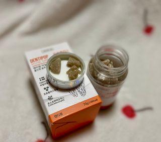 작심연구소 구취제거+충치예방+치아화이트닝 마법의 캔디 덴티팝3종(맛 랜덤 발송) — 4점을 준 리뷰어가 2022년 5월 올린 사용 사진