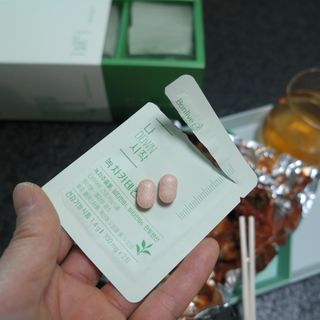 12월 15일 출시, 건강기능식품 브랜드 본리브 나 다운 시작 제품 3종 — 5점을 준 리뷰어가 2021년 2월 올린 사용 사진