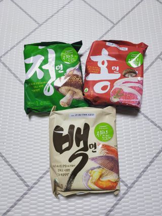 [풀무원] 자연은맛있다 정면, 백면, 홍면  세트 — 5점을 준 리뷰어가 2021년 4월 올린 사용 사진