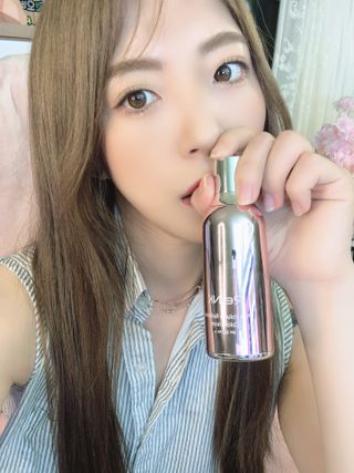 Re:NK 리엔케이 핑크 볼륨 래디언스 컬러크림 — 3.5점을 준 리뷰어가 2021년 7월 올린 사용 사진