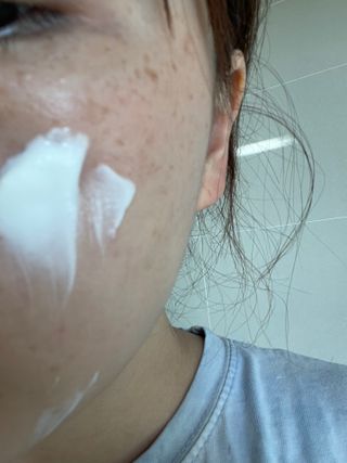 보타니티 촉촉수분자차 아쿠아핏 선 에센스 50ml + 보송톤업자차 징크 선 로션 50ml SPF50+ PA++++ (4/25) — 5점을 준 리뷰어가 2022년 4월 올린 사용 사진