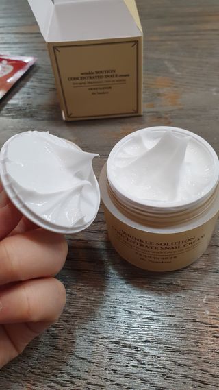 Dr.느루벗 느루벗 링클 솔루션 콘센트레이트 스네일 탄력 달팽이 크림 80g — 3점을 준 리뷰어가 2021년 1월 올린 사용 사진