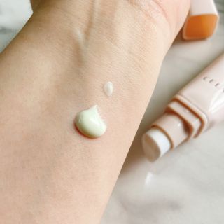 프리마인 선크림만 바꿨을 뿐인데 매일 물 2L챙겨먹고 기초케어 완벽하게 한 물빛피부 완성,셀라브UV프로텍터 — 5점을 준 리뷰어가 2023년 6월 올린 사용 사진