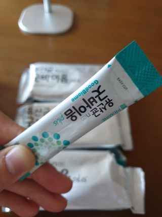 프리마인 유산균 국가지정연구소 선정, 살아있는 생유산균 200억 마리의 힘. 유산균n굿바이옴플러스 — 4점을 준 리뷰어가 2021년 9월 올린 사용 사진