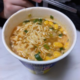 NISSIN 닛신 컵누들  4종 - 씨푸드오리지날, 씨푸드 스파이시, 씨푸드 커리, 씨푸드 XO소스 — 5점을 준 리뷰어가 2021년 12월 올린 사용 사진