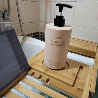프리마인 더이상 뻣뻣하고 효과없는 탈모샴푸는 NO. 근본부터 케어하는 셀베이스 그린티샴푸(500ml) — 5점을 준 리뷰어가 2023년 3월 올린 사용 사진