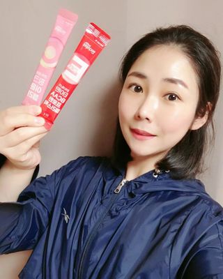 인디닥터 면역 생생 핑크 이뮨 젤리 + 타이탄 BCAA 프로틴 젤리스틱 — 4.5점을 준 리뷰어가 2022년 3월 올린 사용 사진