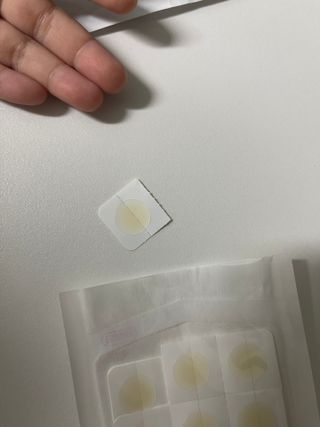 올리브영 엘라밴드 하이드로 도트 스팟패치 12mm, 티트리 — 5점을 준 리뷰어가 2022년 9월 올린 사용 사진