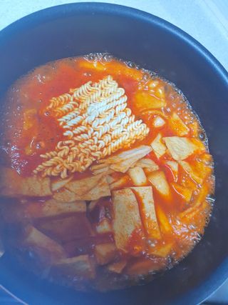 [앤더미트]더 불맛 직화 막창 매콤 떡볶이 1팩 (640g) — 5점을 준 리뷰어가 2022년 5월 올린 사용 사진