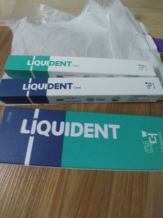 리퀴덴트 오랄케어 온가족용 리퀴덴트 더더 오랄케어 무불소 치약 + 임상시험완료 이중 미세 엠보싱 칫솔 올데이세트 — 5점을 준 리뷰어가 2020년 12월 올린 사용 사진