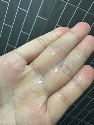 르핸스 퍼포밍 5 샴푸 비반트 포렛/베티버 포그 — 5점을 준 리뷰어가 2022년 12월 올린 사용 사진