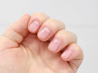 1+2 뷰젤 매직케어 손톱영양제+스톤푸셔+코인타올 셀프 네일케어 — 5점을 준 리뷰어가 2023년 3월 올린 사용 사진