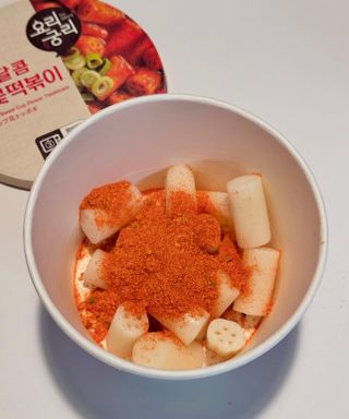 나우  [요리궁리] B타입 ( 매콤, 치즈, 매콤까르보 ) 꽃떡볶이 6개입 세트 — 5점을 준 리뷰어가 2025년 3월 올린 사용 사진