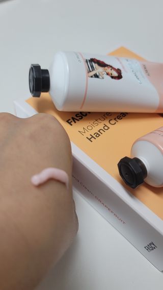 파시 FASCY 高保湿ハンドクリーム40ml+80ml セット — 5점을 준 리뷰어가 2021년 7월 올린 사용 사진