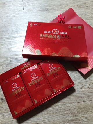 힘내라김홍삼 하루홍삼정스틱 10g x 30포 — 5점을 준 리뷰어가 2021년 4월 올린 사용 사진