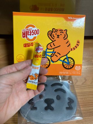 광동생활건강 [광동] 비타500데일리스틱 수능 패키지 (70+굿즈) 뚱랑이 수능엽서+쇼핑백 — 5점을 준 리뷰어가 2022년 11월 올린 사용 사진