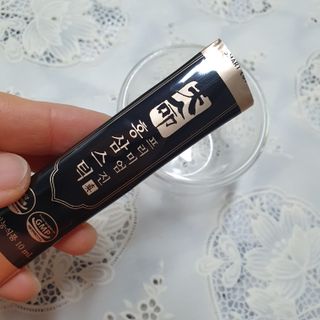 헬스업_천명진프리미엄홍삼스틱_10ml x 30포 — 5점을 준 리뷰어가 2021년 3월 올린 사용 사진