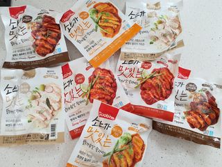 굽네몰 [굽네] 소스가 맛있는 닭가슴살 슬라이스 4종 — 4.5점을 준 리뷰어가 2021년 5월 올린 사용 사진