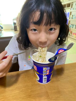 NISSIN 닛신 컵누들  4종 - 씨푸드오리지날, 씨푸드 스파이시, 씨푸드 커리, 씨푸드 XO소스 — 5점을 준 리뷰어가 2022년 2월 올린 사용 사진