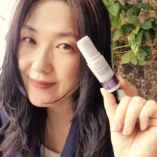 리더스코스메틱 리더스 퍼스트 샷 에센스 스틱 2종 — 5점을 준 리뷰어가 2022년 4월 올린 사용 사진