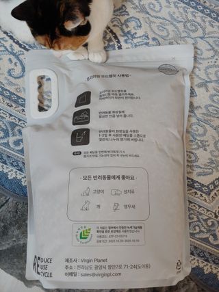 버진플래닛코리아 버진플래닛 고양이 화장실 우드 펠렛 모래 배변 펠릿 — 5점을 준 리뷰어가 2023년 2월 올린 사용 사진