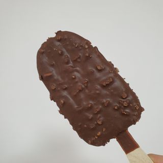 롯데제과 본젤라또 비스킷&바닐라카라멜바, 본젤라또 베리쇼콜라컵 — 5점을 준 리뷰어가 2021년 12월 올린 사용 사진