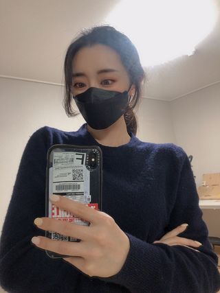 위케어 KF94 마스크 숨쉬기편한 귀안아픈마스크 국산원부자재 사용 식약처 승인 마스크 — 5점을 준 리뷰어가 2021년 3월 올린 사용 사진