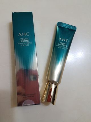 [NEW 탄력유턴 아이크림] AHC 유스 래스팅 리얼 아이크림 포 페이스 — 5점을 준 리뷰어가 2021년 4월 올린 사용 사진