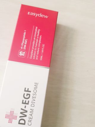 이지듀 DW-EGF 크림 다이브좀_콜라겐이 쏙쏙, 탄력피부로 다이빙 — 3점을 준 리뷰어가 2021년 2월 올린 사용 사진