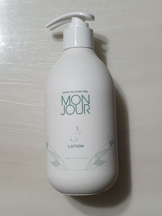 토박스코리아 몽쥬르 유아 로션 300ml — 5점을 준 리뷰어가 2021년 4월 올린 사용 사진