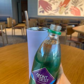 몽베스트 Montbest with Sparkling water Plain 20병 — 5점을 준 리뷰어가 2023년 3월 올린 사용 사진