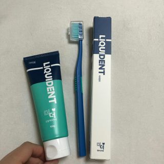 리퀴덴트 오랄케어 온가족용 리퀴덴트 더더 오랄케어 무불소 치약 + 임상시험완료 이중 미세 엠보싱 칫솔 올데이세트 — 5점을 준 리뷰어가 2020년 12월 올린 사용 사진