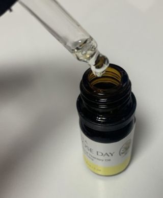 라라로즈데이 시즌2 천연 아로마오일 Y존 케어 속옷향수 이너퍼퓸 5ml  여성의 자존감을 UP시키자 — 4.5점을 준 리뷰어가 2021년 9월 올린 사용 사진