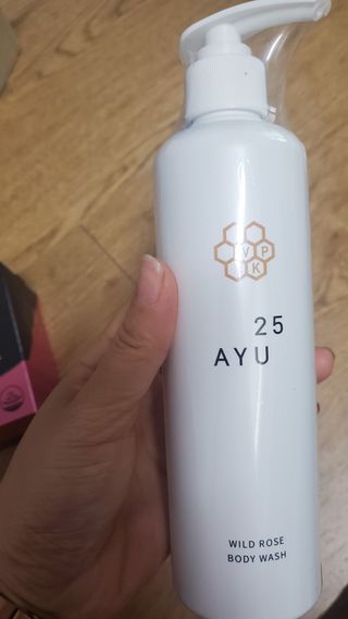 AYU25[아유트웬티파이브]피부 진정, 보습 와일즈 로즈 바디워시 — 4.5점을 준 리뷰어가 2021년 3월 올린 사용 사진