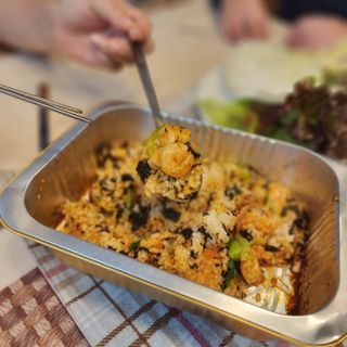화끈한녀석들 새오똥400g 새우,오징어,똥집 볶음요리 소스,밀떡, 참기름 포함 — 5점을 준 리뷰어가 2022년 12월 올린 사용 사진