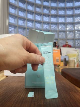 오투에니원 화이트 스완 갈락토미세스 비타민 C 워터 슬리핑 마스크 — 5점을 준 리뷰어가 2022년 12월 올린 사용 사진