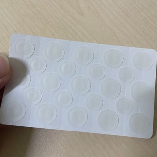 올리브영 엘라밴드 하이드로 도트 스팟패치 12mm, 티트리 — 5점을 준 리뷰어가 2022년 9월 올린 사용 사진