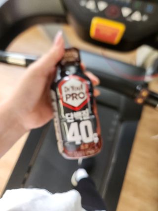닥터유 프로 단백질 드링크 40g 초코 닥터유 프로 단백질드링크 40g 초코 — 5점을 준 리뷰어가 2024년 8월 올린 사용 사진