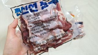 찐신선 한끼한팩 미국 냉동 목살 & 네덜란드 냉동 삼겹살 SET — 5점을 준 리뷰어가 2021년 11월 올린 사용 사진
