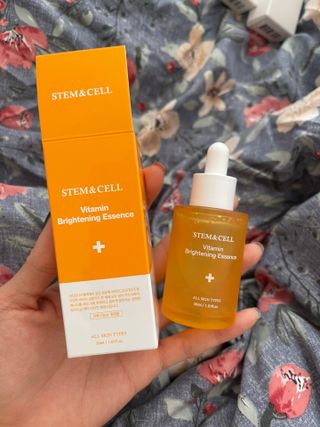 체르엠 스템앤셀 비타민 브라이트닝 에센스 30ml 1개 — 5점을 준 리뷰어가 2021년 11월 올린 사용 사진