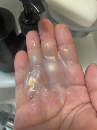 하이브리온 [쿠팡 구매평] 닥터초이스 시카엑소좀 판테놀 아미노산 탈모기능성 두피케어 모근강화 샴푸, 300ml, 1개 — 4.5점을 준 리뷰어가 2025년 3월 올린 사용 사진