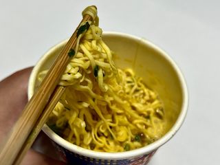 NISSIN 닛신 컵누들  4종 - 씨푸드오리지날, 씨푸드 스파이시, 씨푸드 커리, 씨푸드 XO소스 — 4점을 준 리뷰어가 2022년 5월 올린 사용 사진
