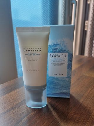 [스킨1004] 마다가스카르 센텔라 히알루-시카 워터핏 선세럼 50ml — 5점을 준 리뷰어가 2024년 5월 올린 사용 사진