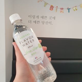 아쿠아스 플레이버워터 ★[아쿠아스] 제로칼로리 플레이버워터 복숭아/청포도 1BOX 20개입 — 5점을 준 리뷰어가 2021년 4월 올린 사용 사진