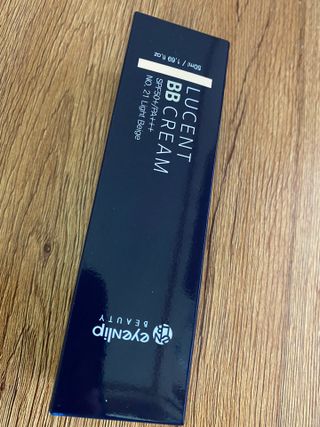 아이앤립 / EYENLIP 아이앤립 루센트 비비크림 2 Color — 4.5점을 준 리뷰어가 2021년 5월 올린 사용 사진