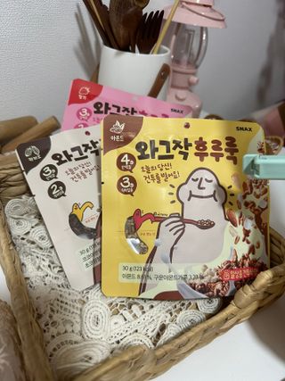 스낵스 와그작후루룩 3종_카카오2봉+아몬드2봉+딸기2봉 (총 6봉) — 5점을 준 리뷰어가 2024년 2월 올린 사용 사진