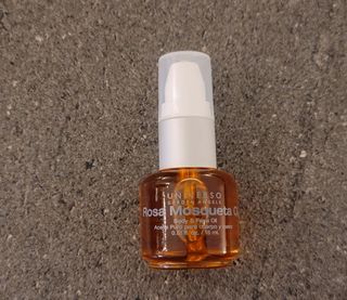 유니베르소 로즈힙 오일 15ml — 4점을 준 리뷰어가 2021년 7월 올린 사용 사진