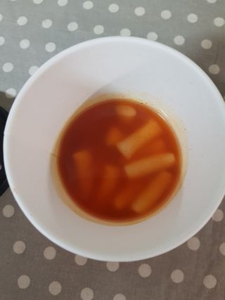 유비쿡 컵떡볶이 매운컵떡볶이2개/ 짜장컵떡볶이 2개  총 4개세트 — 4점을 준 리뷰어가 2021년 2월 올린 사용 사진