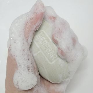 제이제이바이오 허브마사지바 올인원 알약비누 — 5점을 준 리뷰어가 2022년 3월 올린 사용 사진